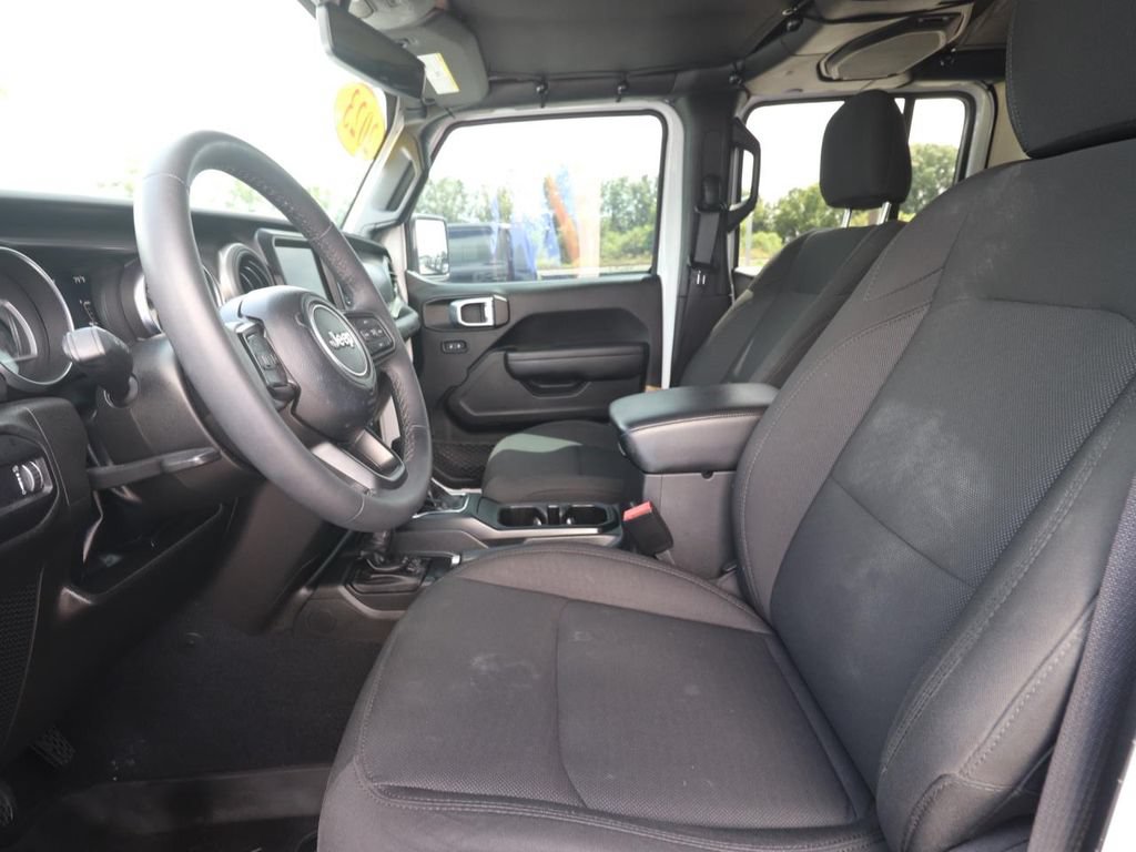 Used 2023 Jeep Wrangler Unlimited Sport AWD/4WD image 2