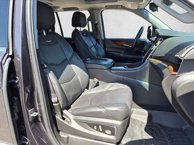 Used 2017 Cadillac Escalade Luxury RWD image 21