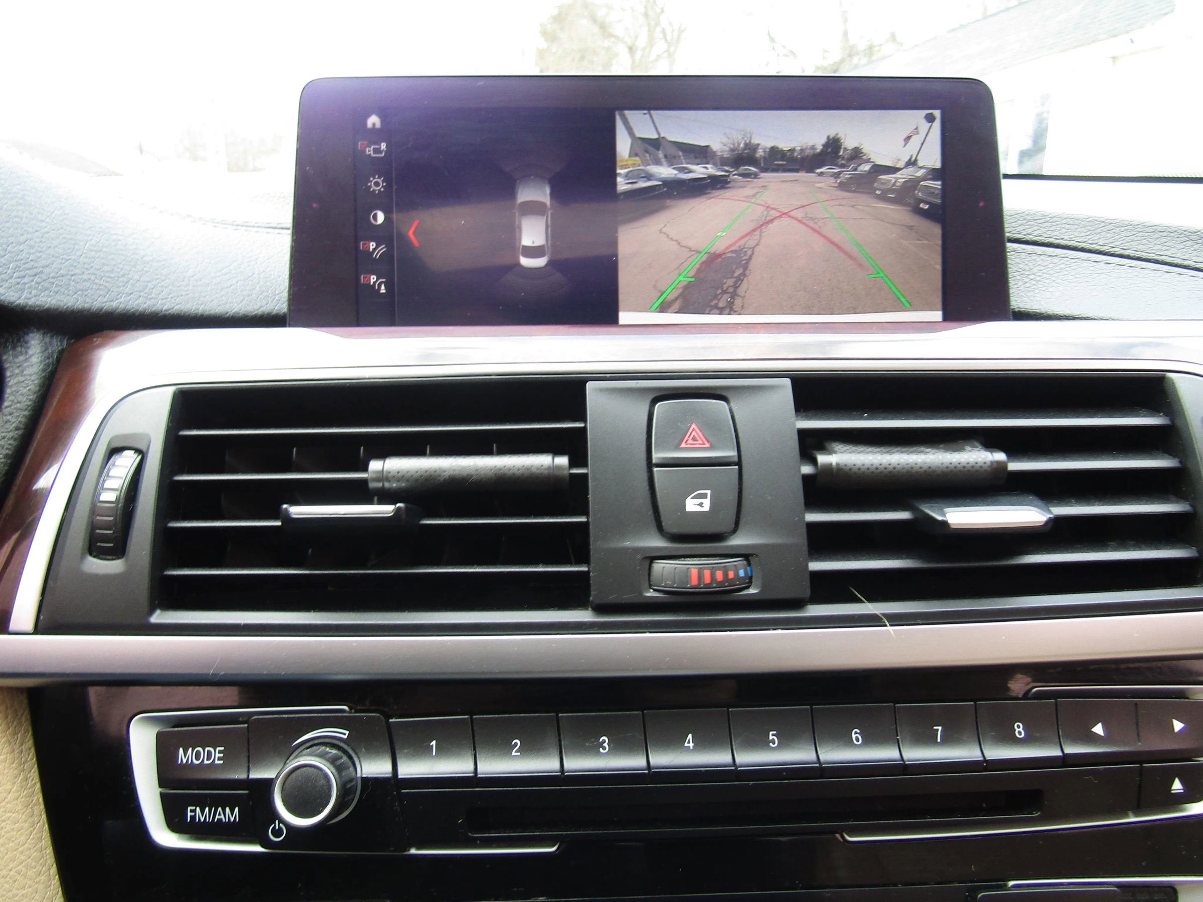 Used 2018 BMW 330i xDrive Sedan w/ Premium Package image 27