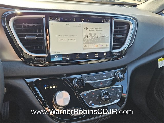 New 2026 Chrysler Voyager LX image 21