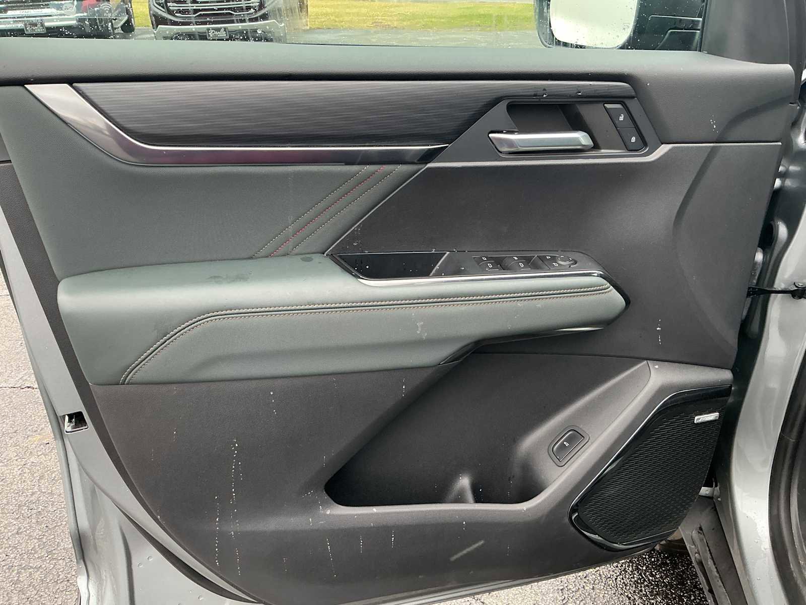 Used 2024 GMC Acadia AT4 w/ Luxury Package image 20