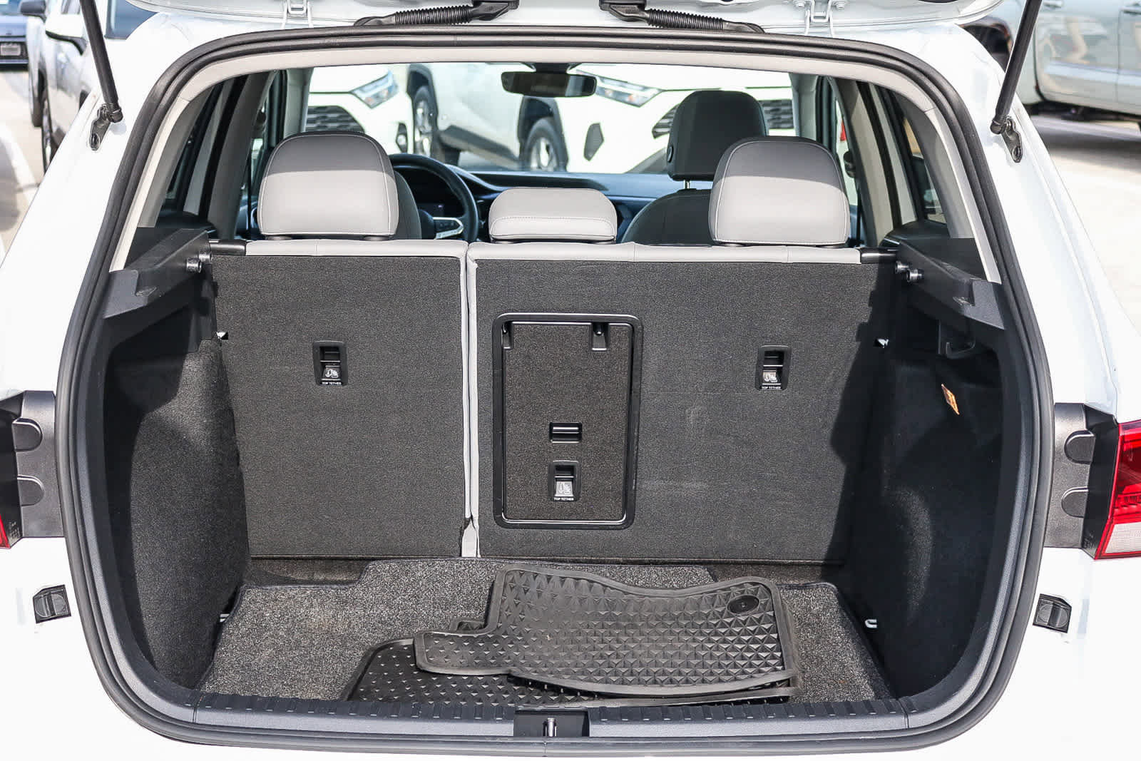 Used 2023 Volkswagen Taos SE image 27