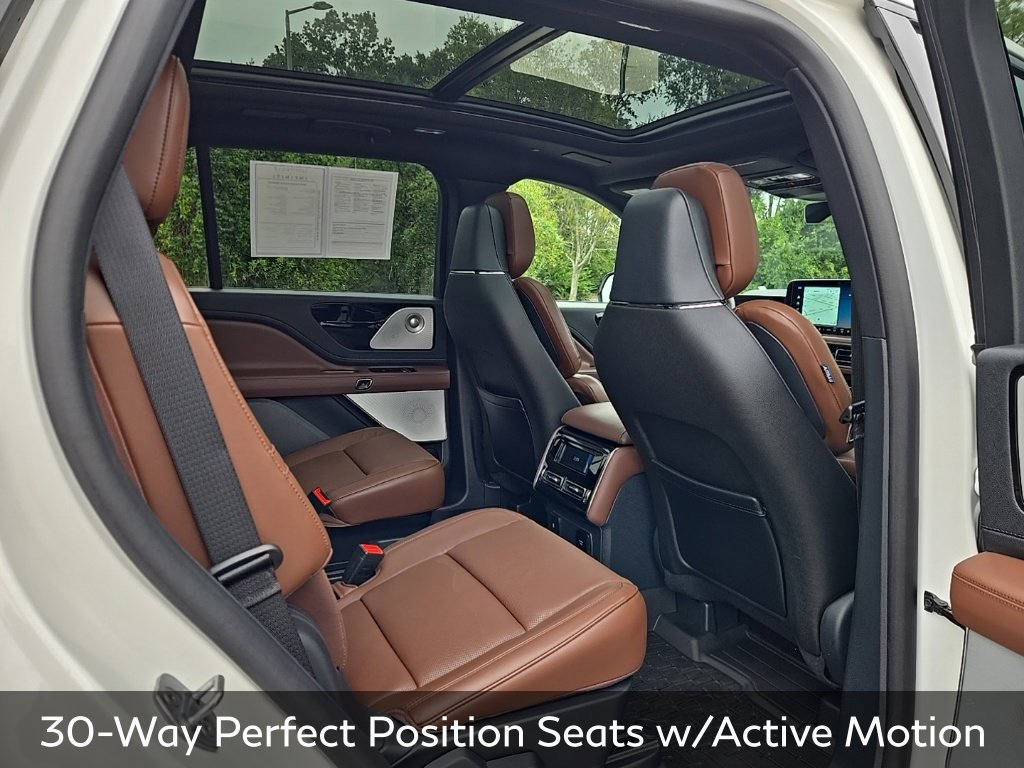 Used 2025 Lincoln Aviator Reserve w/ Equipment Group 201A AWD/4WD image 16