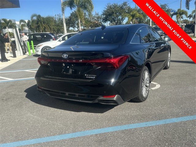 Used 2022 Toyota Avalon Limited image 6