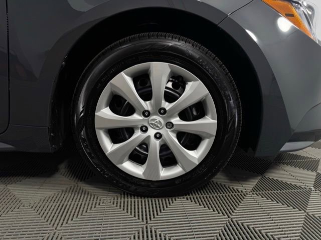 Used 2025 Toyota Corolla LE image 11