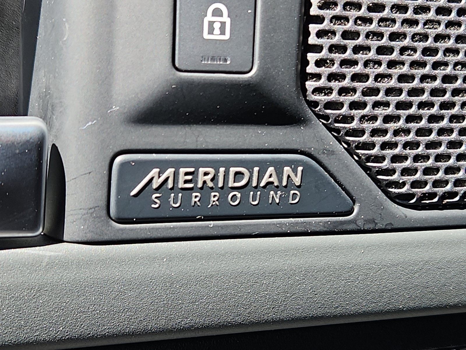 Used 2023 Land Rover Defender 110 X AWD/4WD image 25