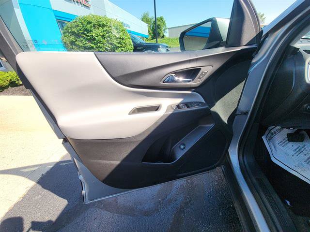 Used 2024 Chevrolet Equinox LT FWD image 16