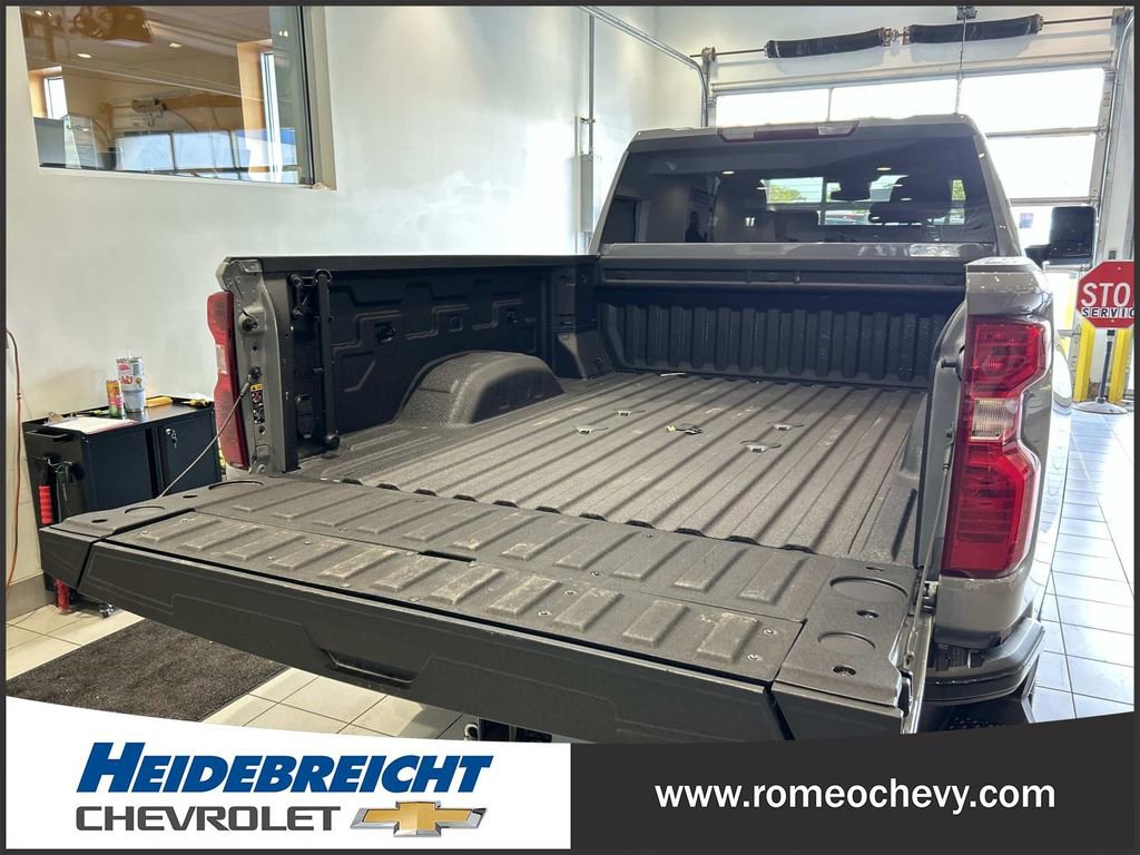 Used 2025 Chevrolet Silverado 2500 Custom w/ Custom Convenience Package AWD/4WD image 16