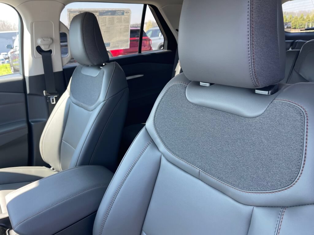 New 2026 Ford Explorer Active w/ Active Comfort Package AWD/4WD image 10