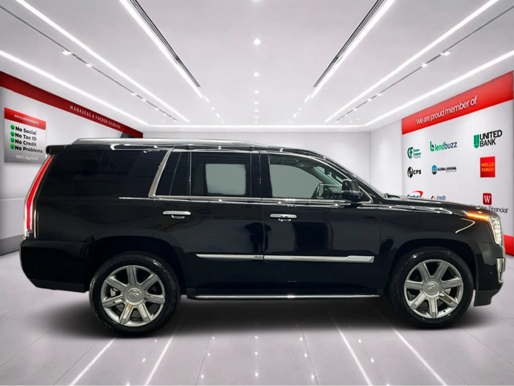 Used 2020 Cadillac Escalade Luxury AWD/4WD image 8
