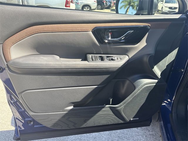 Used 2025 Subaru Forester Sport image 13