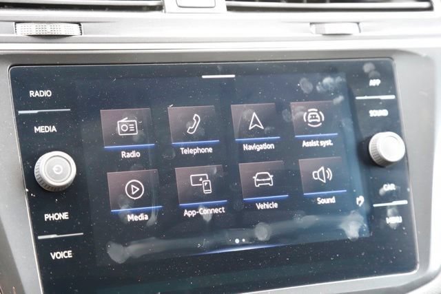 Used 2024 Volkswagen Tiguan SE R-Line w/ MDO Package, Two-Row AWD/4WD image 26