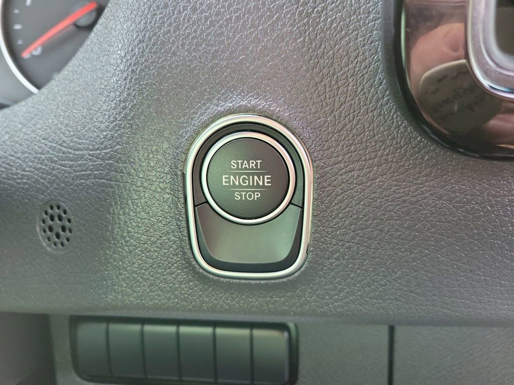 Used 2025 Mercedes-Benz Sprinter 2500 image 12