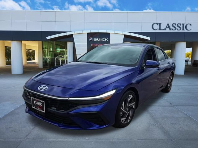 Used 2025 Hyundai Elantra Limited FWD image 3