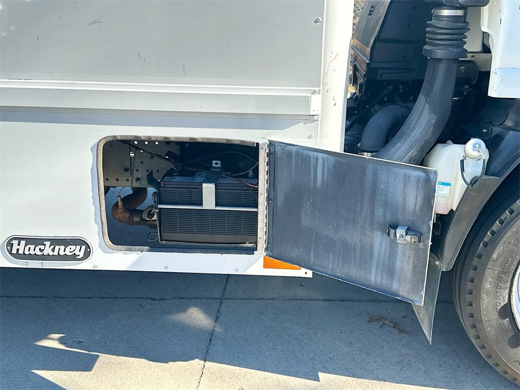 Used 2018 Isuzu NPR image 12