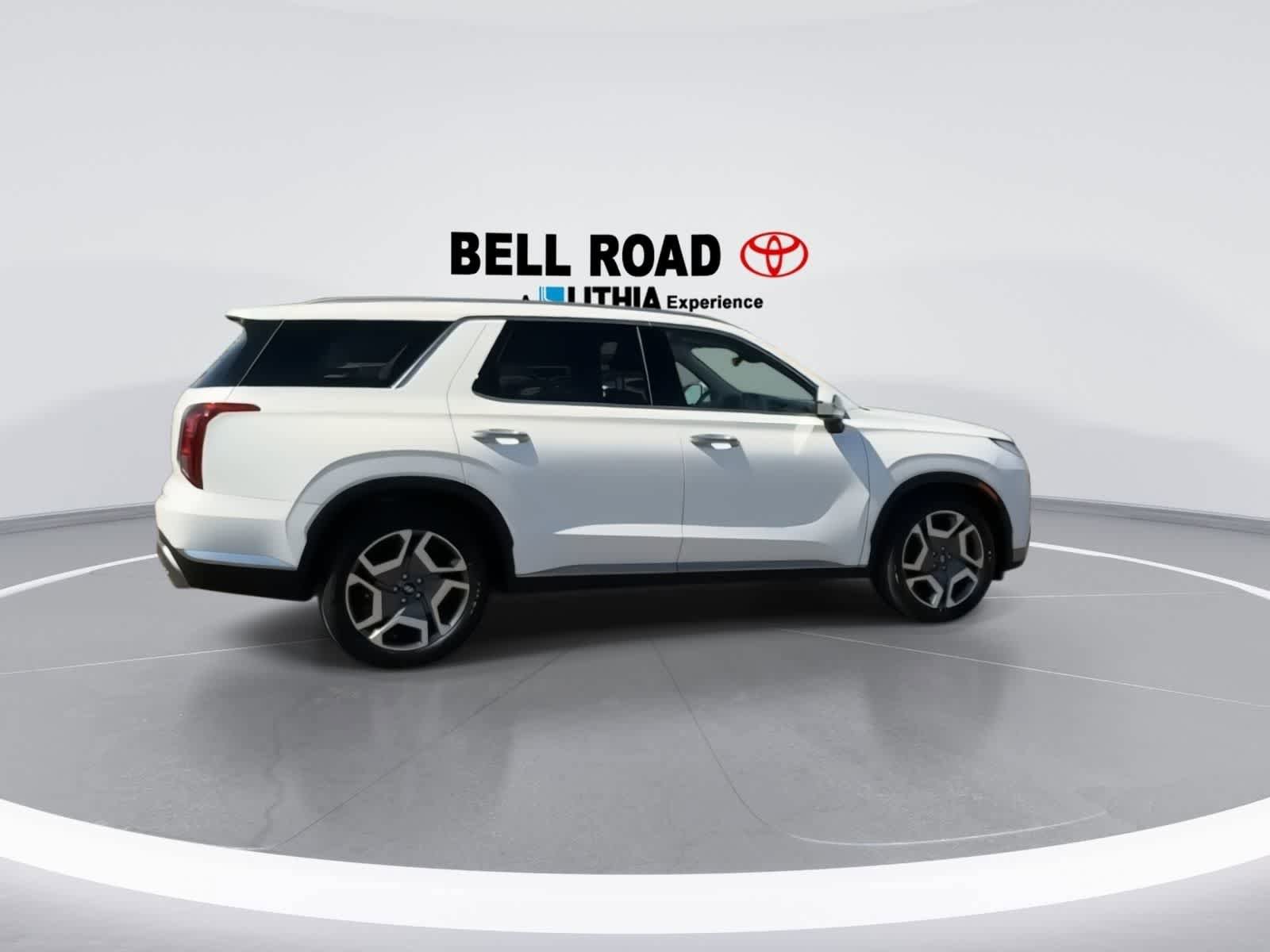 Used 2024 Hyundai Palisade Limited FWD image 9