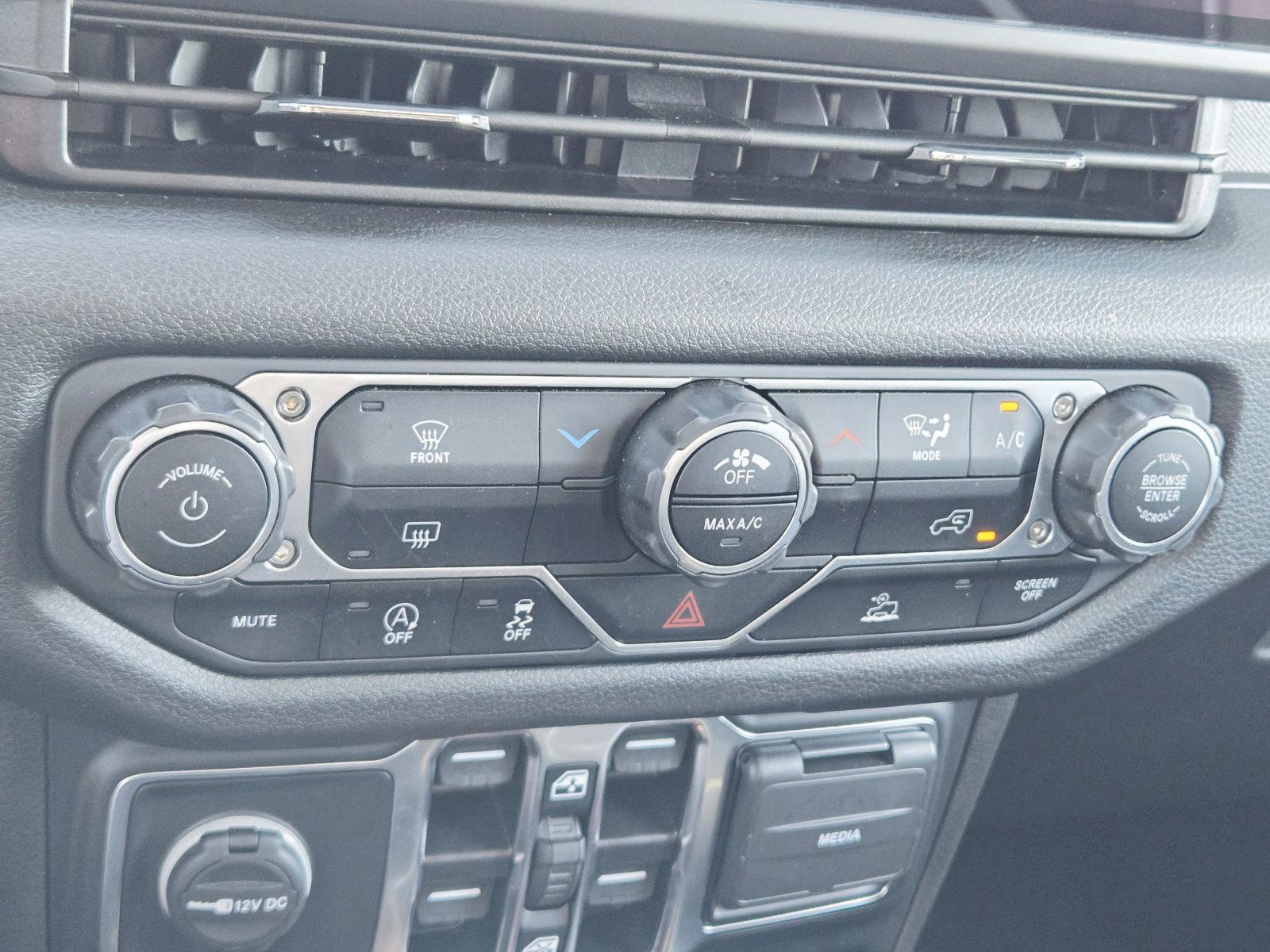 Used 2024 Jeep Gladiator Sport image 31