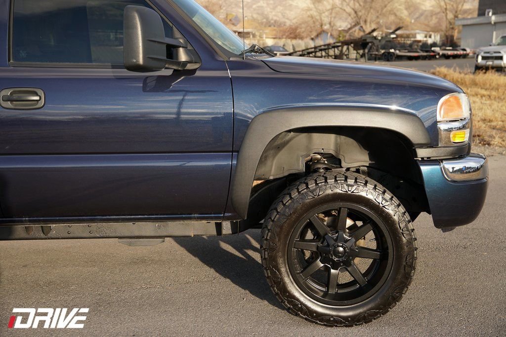 Used 2007 GMC Sierra 3500 SLT w/ Skid Plate Package image 13