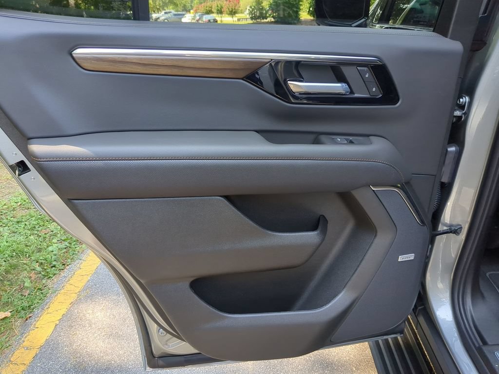 New 2026 Chevrolet Tahoe High Country AWD/4WD image 30