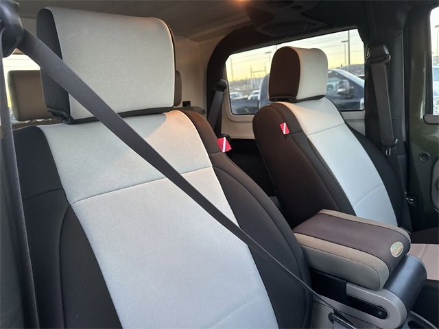 Used 2007 Jeep Wrangler Sahara w/ Dual Top Group image 22