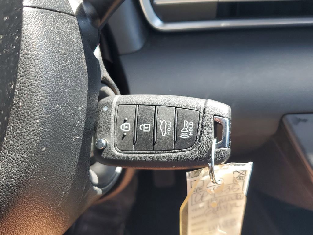 Used 2024 Hyundai Elantra SE image 28