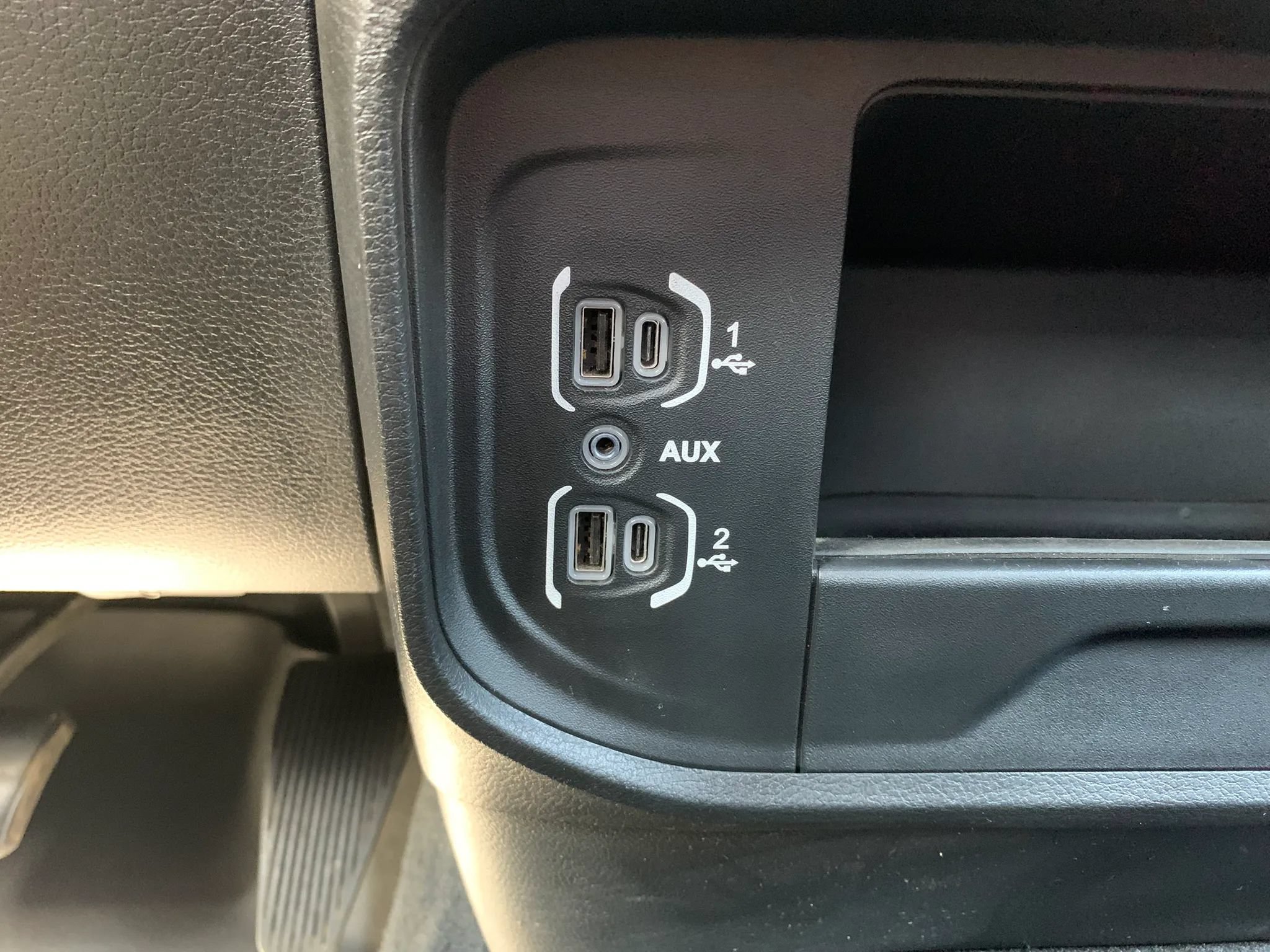 Used 2024 RAM 2500 Laramie AWD/4WD image 17
