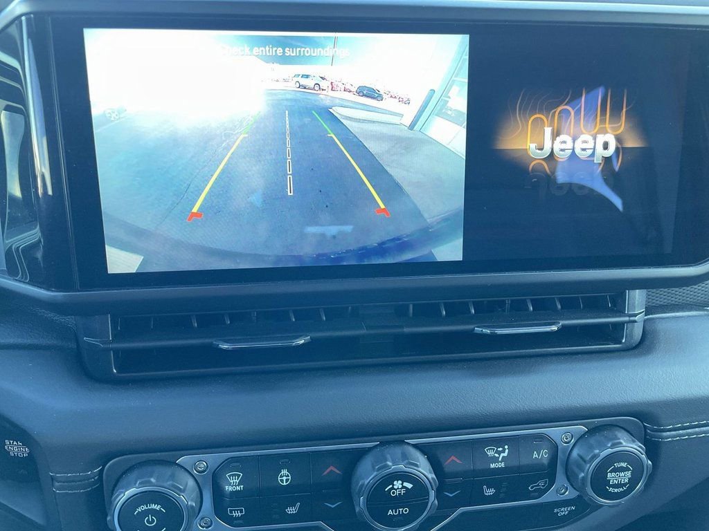 Used 2025 Jeep Wrangler Rubicon w/ Convenience Group image 14