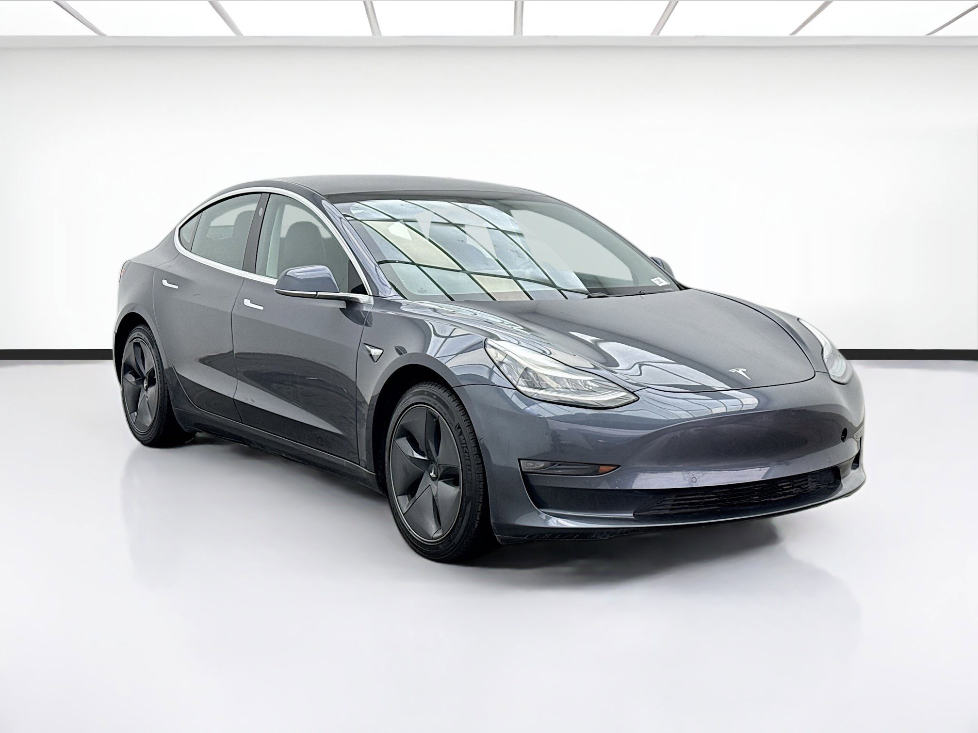 Used 2020 Tesla Model 3 Standard Range Plus image 3