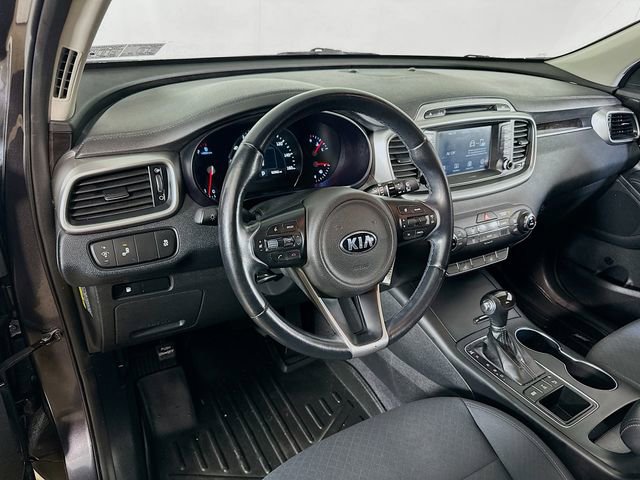 Used 2017 Kia Sorento LX w/ LX V6 Convenience Package image 16