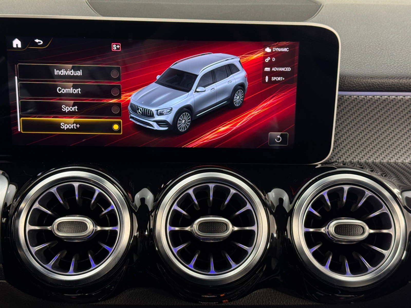 Used 2021 Mercedes-Benz GLB 35 AMG 4MATIC image 29