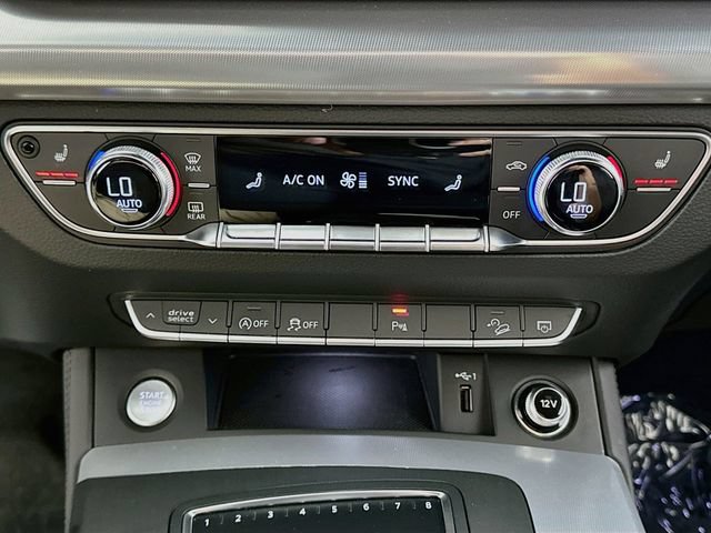 Used 2020 Audi Q5 2.0T Titanium Premium Plus AWD/4WD image 18