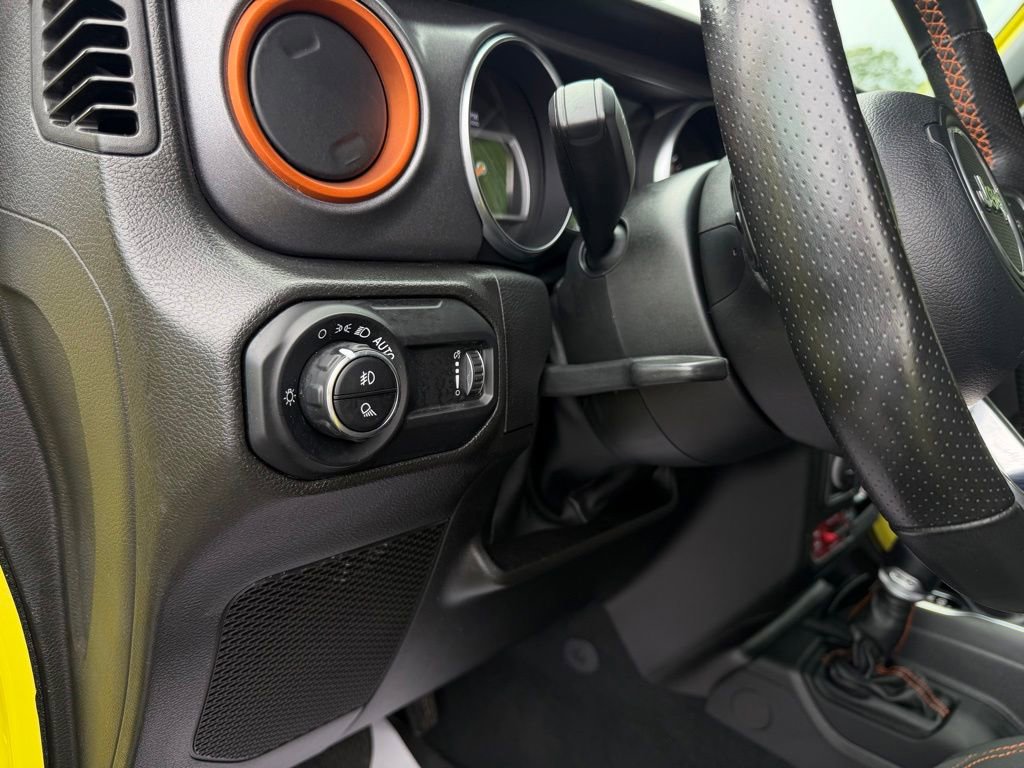 Used 2023 Jeep Gladiator Mojave AWD/4WD image 13