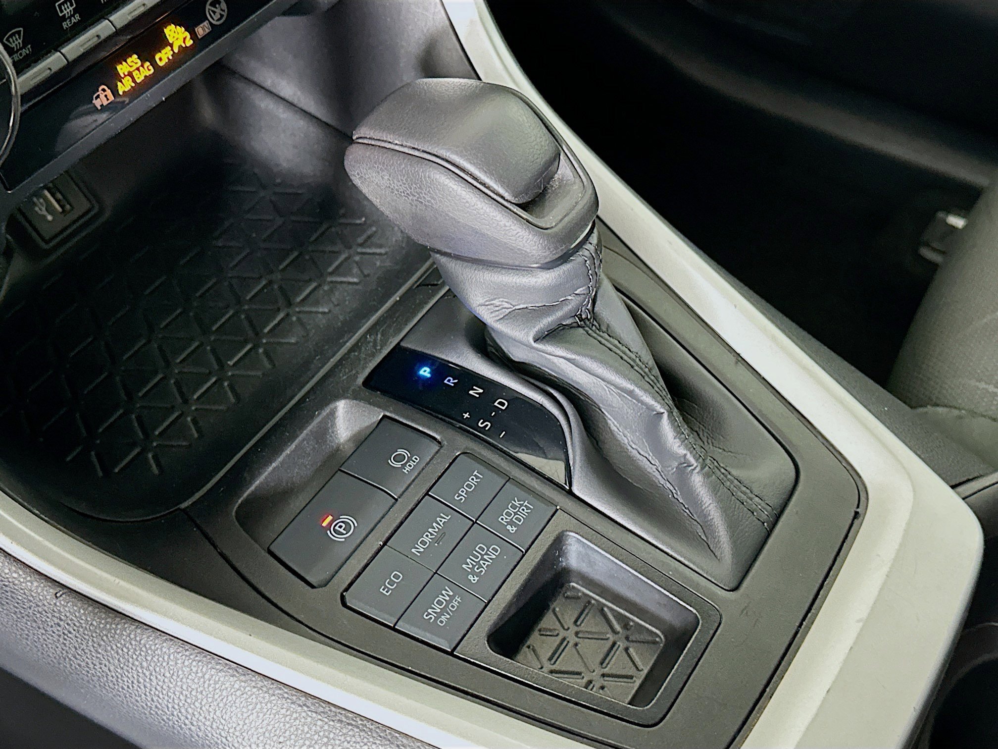 Used 2023 Toyota RAV4 XLE image 24