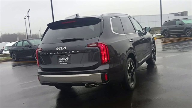 New 2025 Kia Telluride S image 2