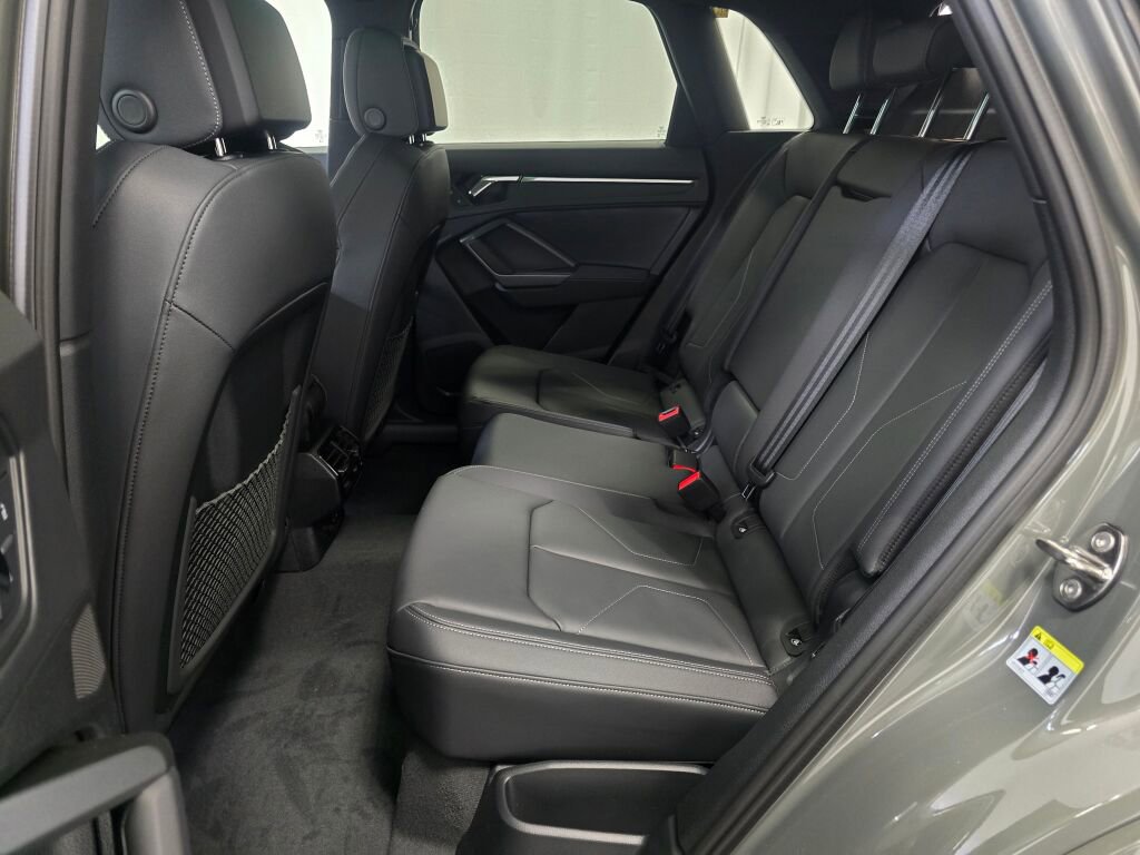 New 2025 Audi Q3 2.0T Premium image 18