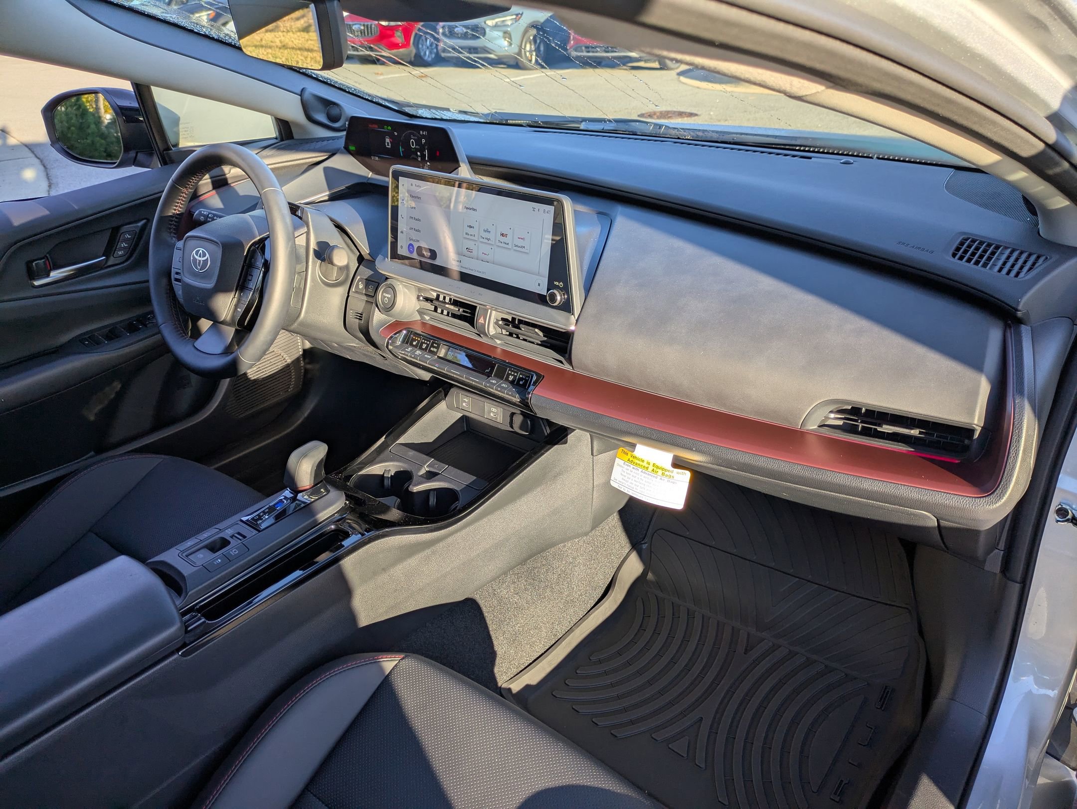 Used 2025 Toyota Prius Plug-In Hybrid image 38