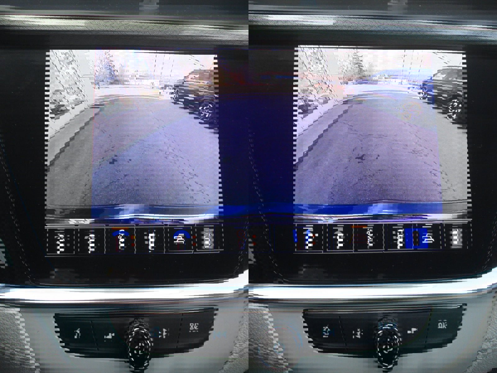 Used 2020 Buick Encore GX Essence w/ Experience Buick Package image 25