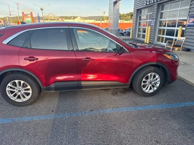 Used 2020 Ford Escape SE FWD image 3