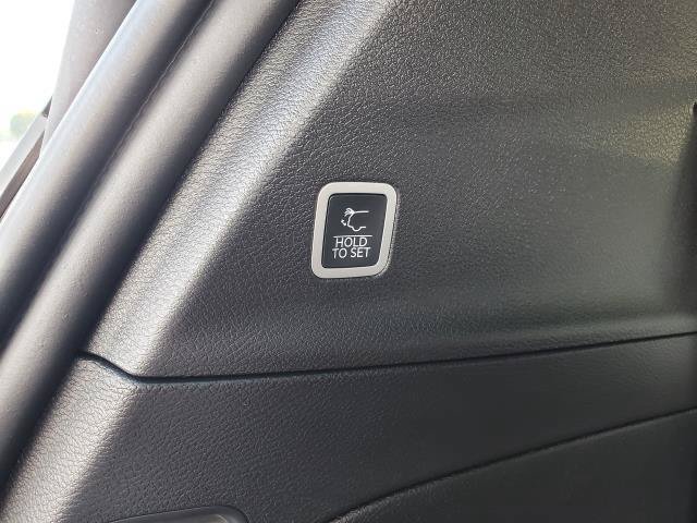 Used 2027 Chrysler Pacifica Select AWD/4WD image 26