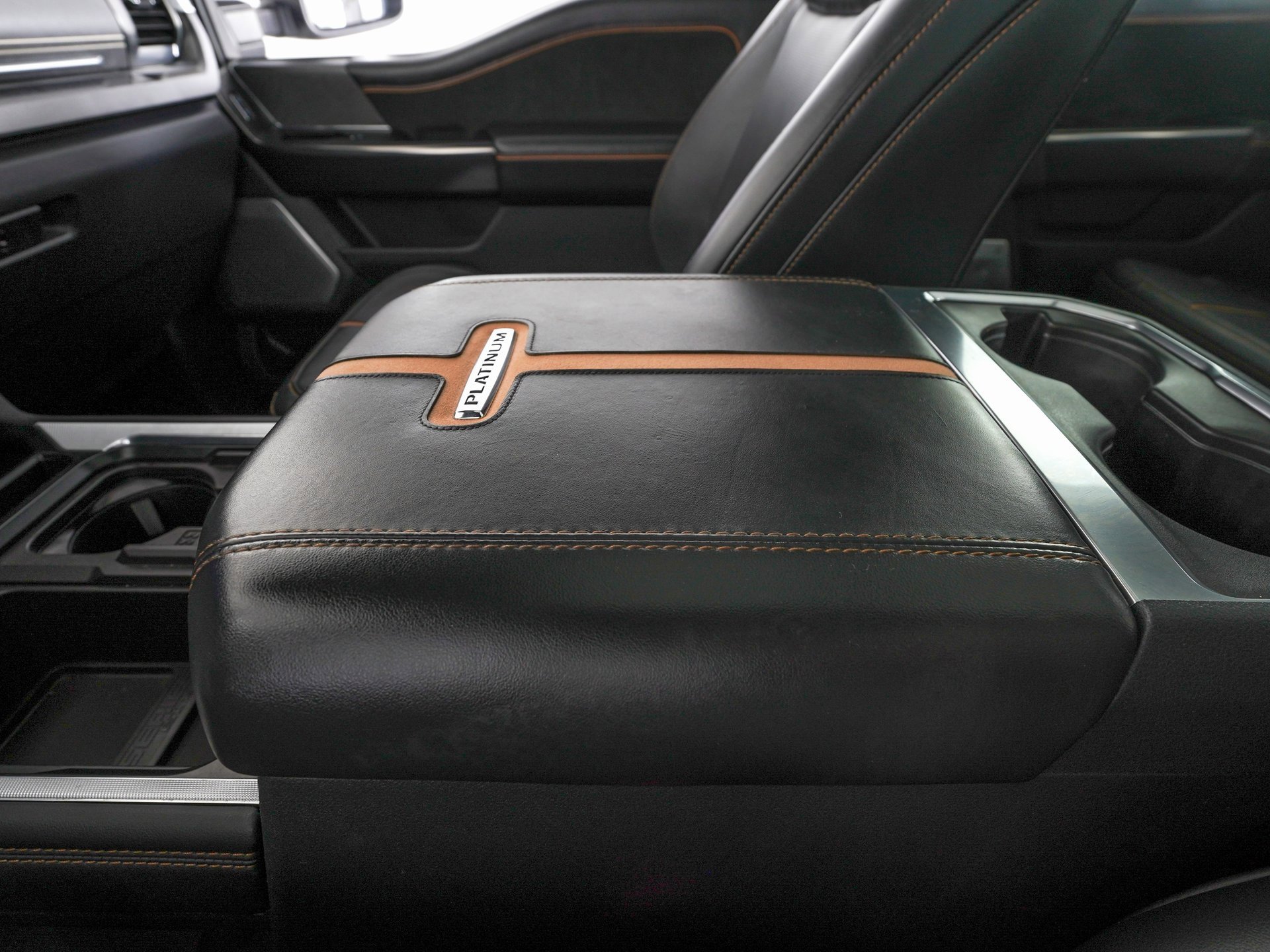 Used 2023 Ford F450 Platinum w/ FX4 Off-Road Package image 30