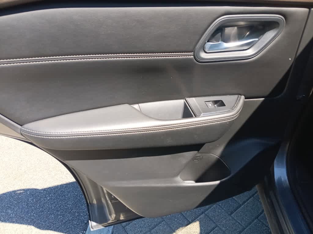 Used 2022 Nissan Rogue SV w/ SV Premium Package AWD/4WD image 19