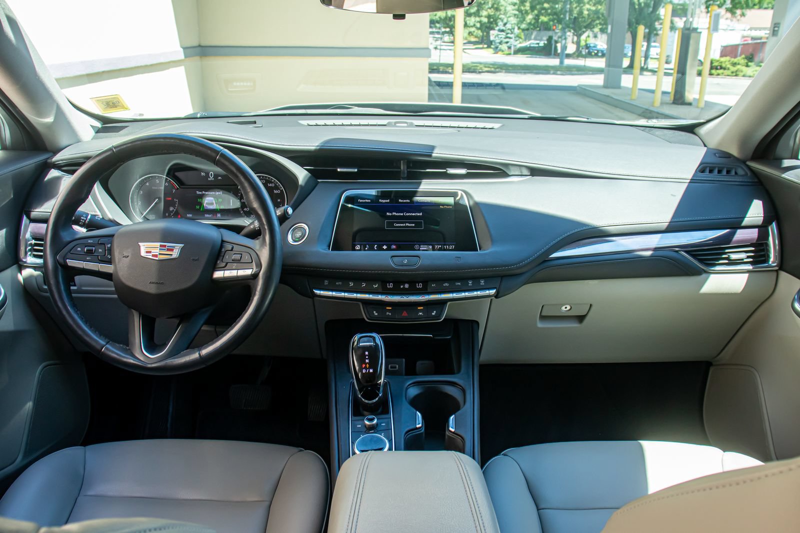 Used 2021 Cadillac XT4 Luxury w/ Cold Weather Package AWD/4WD image 17