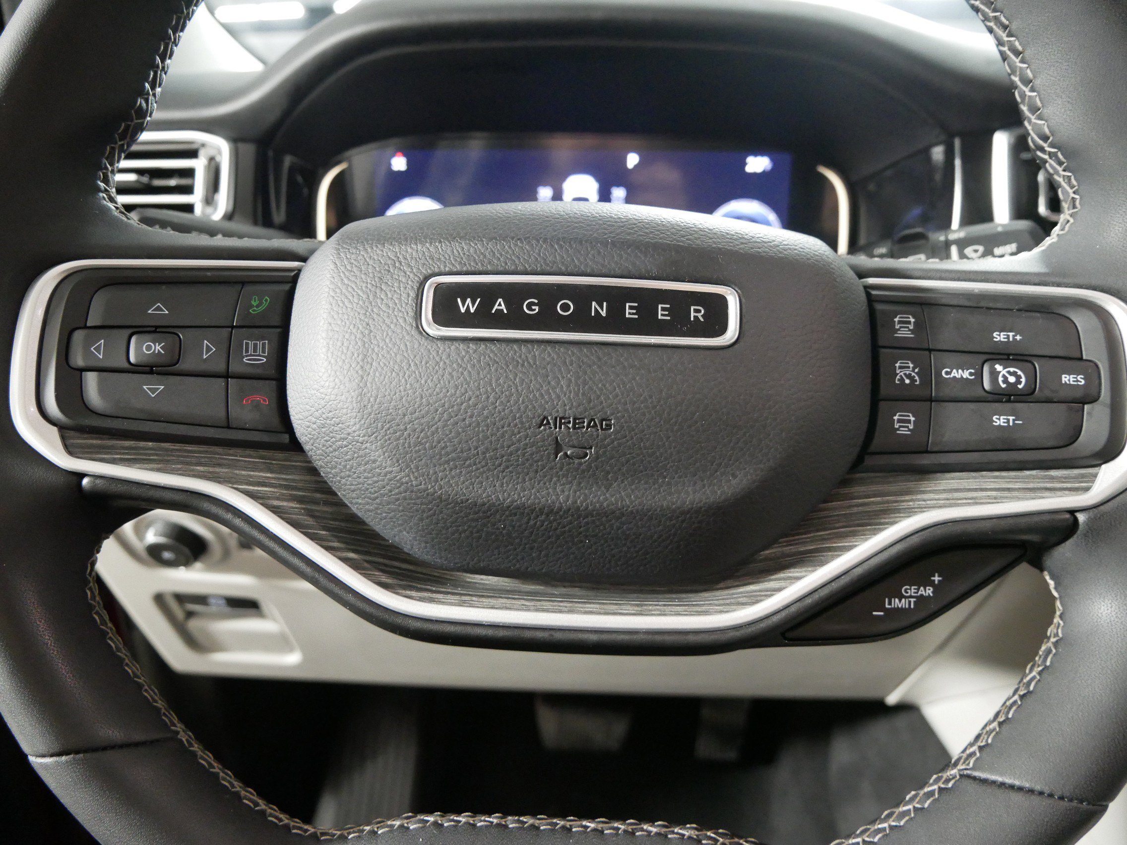 Used 2022 Jeep Wagoneer Series III w/ Premium Group I image 25