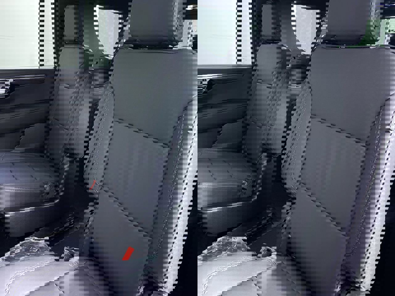 New 2026 Chevrolet Suburban Z71 image 15