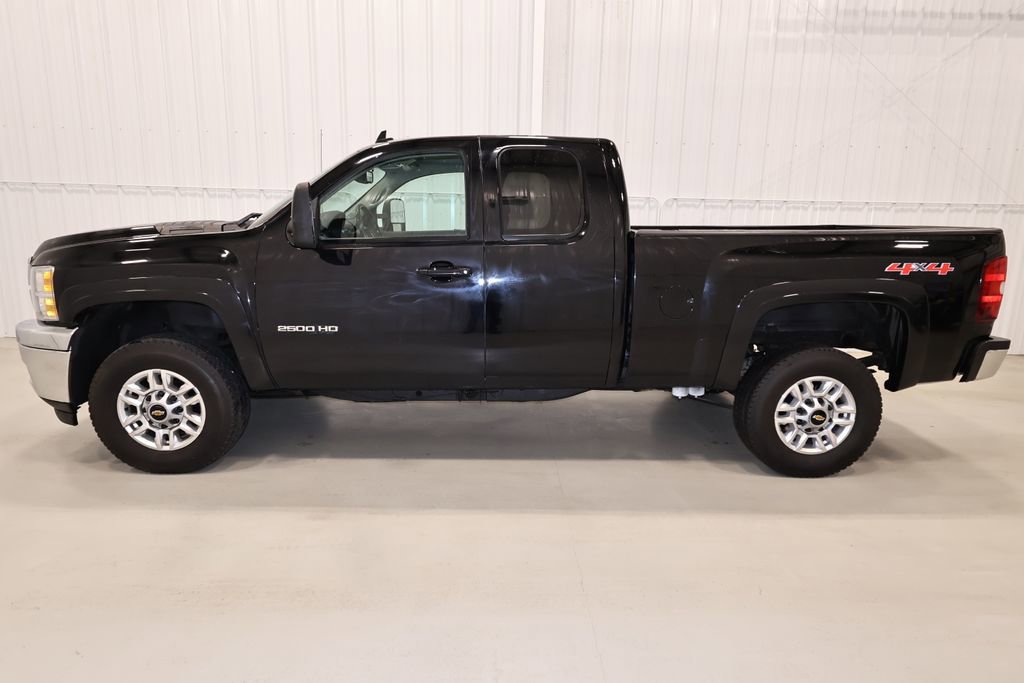 Used 2013 Chevrolet Silverado 2500 LTZ w/ LTZ Plus Package image 6