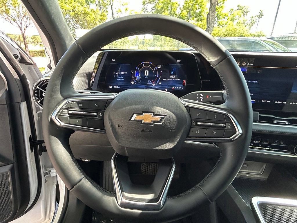 Used 2025 Chevrolet Equinox LT w/ Safety and Technology Package FWD image 18