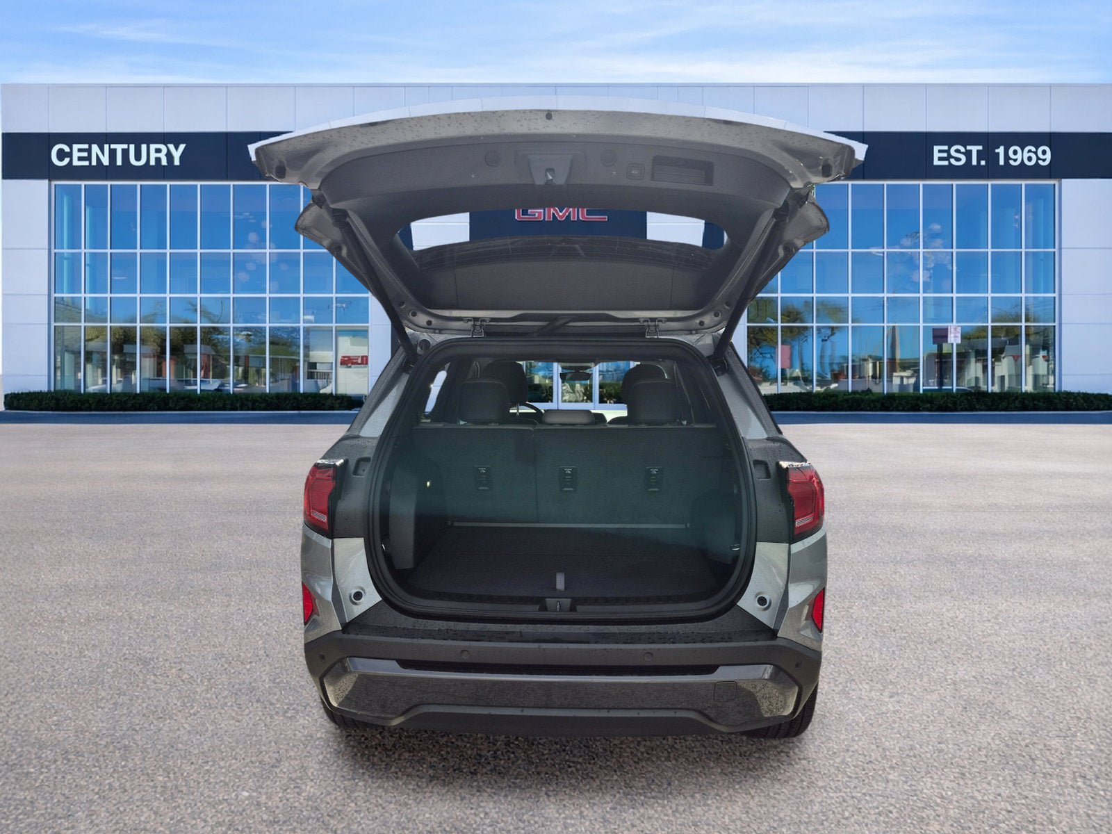 Used 2026 GMC Terrain Elevation w/ Elevation Premium Package FWD image 11