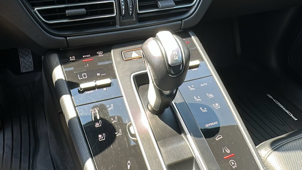 Used 2023 Porsche Macan AWD/4WD image 19