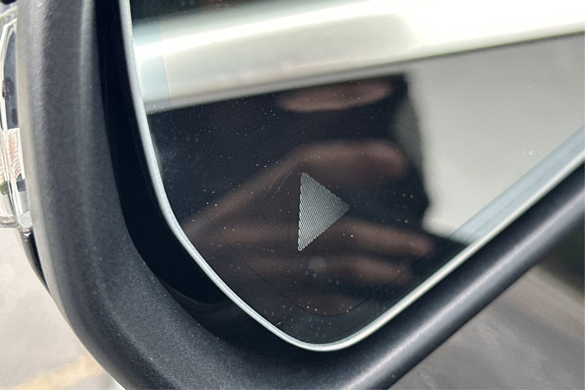 Used 2018 Mercedes-Benz GLC 300 w/ Premium Package image 28