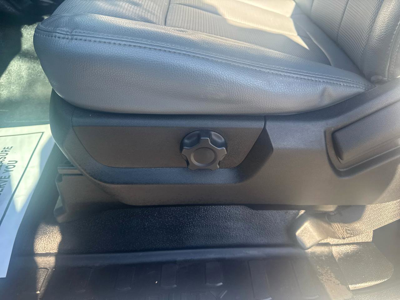 Used 2015 Ford F550 2WD Crew Cab Super Duty image 20